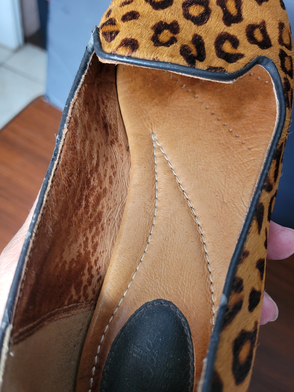 Clarks Leopard Print Hair-On Leather Slip On Shoes Size 5.5 - Picture 9 of 13